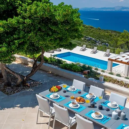 Luxury Castello Di Pietra With Private Pool 빌라