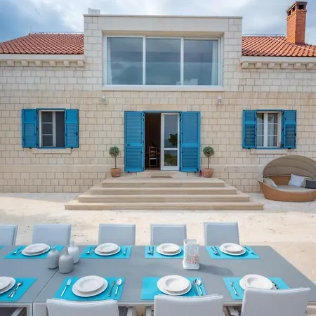 Luxury Castello Di Pietra With Private Pool Villa