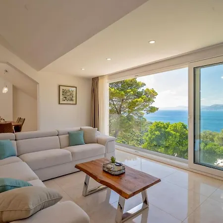 Luxury Castello Di Pietra With Private Pool Villa