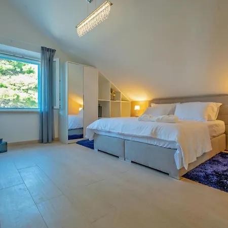 Luxury Castello Di Pietra With Private Pool Villa