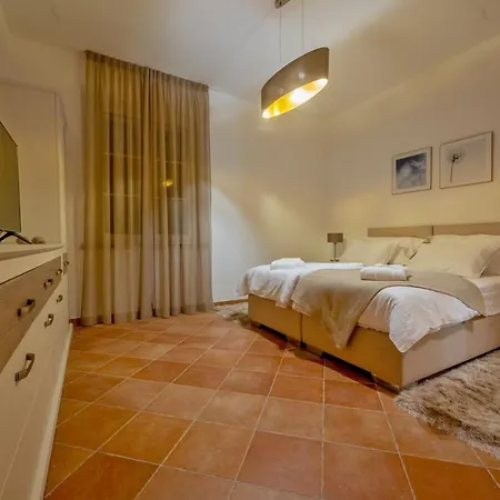 Luxury Castello Di Pietra With Private Pool Villa