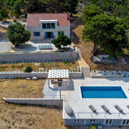 Luxury Castello Di Pietra With Private Pool Pucisca